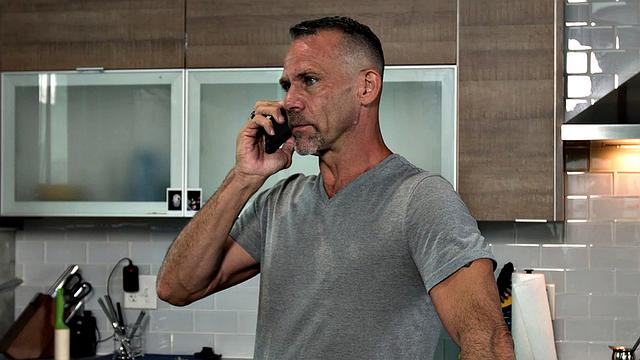 Busty German babe Blondie Bombshell trades bratwurst for American sausage