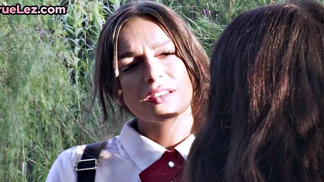 Scissoring lesbians rubbing pussies before fingering