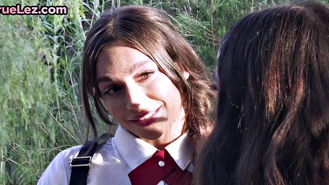 Scissoring lesbians rubbing pussies before fingering