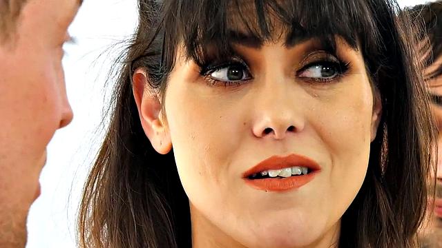 Bisexuals enjoy pounding slutty bitch in 3way