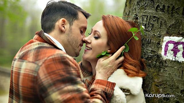 Свеча не горит, зато я - давай жару на чистом простыне!