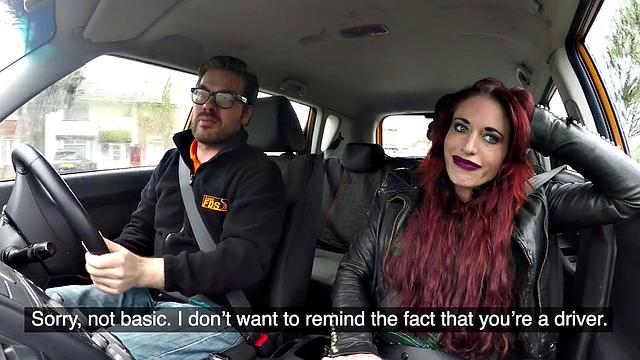 британская рыжая сносит башню инструктору и устраивает потоп в машине