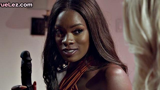 Ebony lez bae passionate pleasing her GF's wet pussy