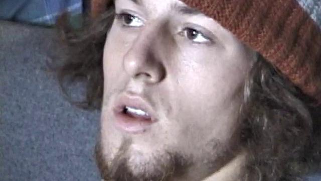 Эдди Хаус не теряет времени - устроил сольник на камеру с полным размахом.