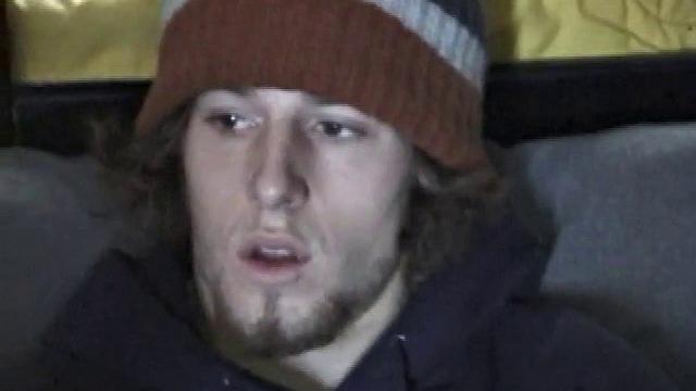 Эдди Хаус не теряет времени - устроил сольник на камеру с полным размахом.