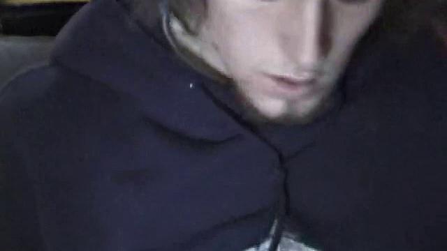 Эдди Хаус не теряет времени - устроил сольник на камеру с полным размахом.