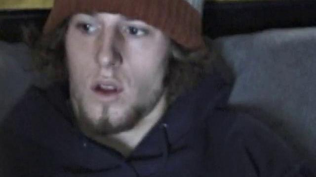 Эдди Хаус не теряет времени - устроил сольник на камеру с полным размахом.