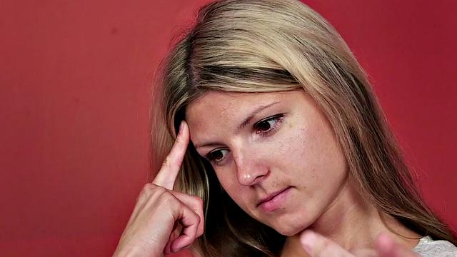 CFNM mistresses blowing in erotic ffm threesome