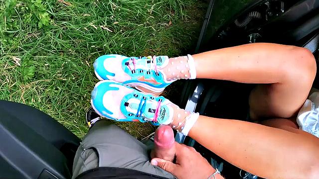 реальная милфа берет сперму в рот на домашнем минете