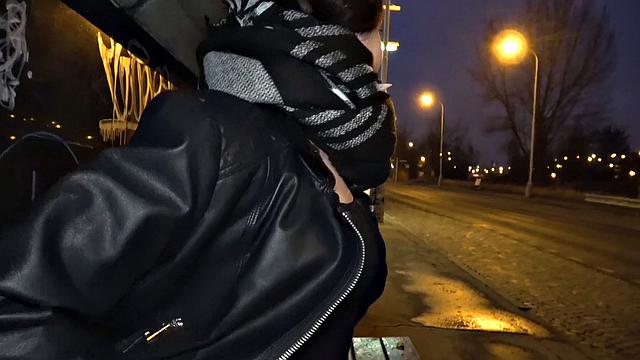 Czech car fun after public blowjob