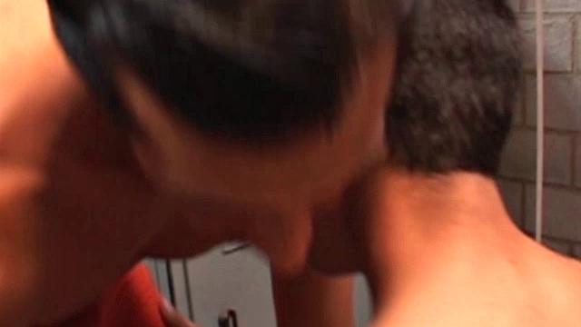 латинский красавец в форме: дэвид ебет без гондона, смены нет - кайф есть