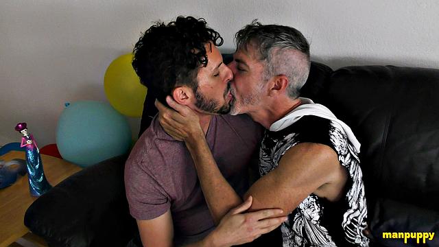 Hot Gay Kissing 36 - Joey Philippe and Richard Lennox
