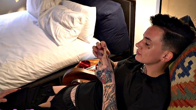 TS boi with pussy sucks strapon of smoking tattooed queer