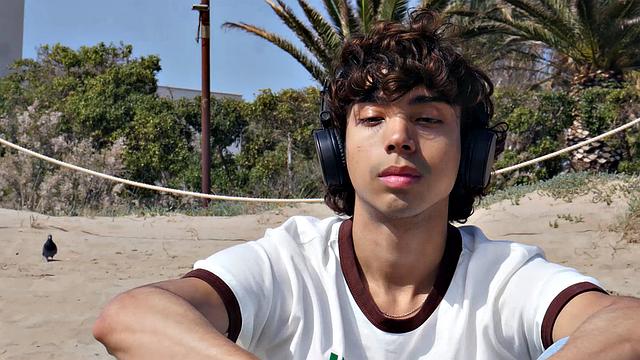 Coastal Cruising Twink Gets Fucked