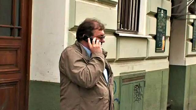 молодая шалунья не может насытиться дедовым членом