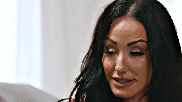 GIRLSWAY - Mischievous Gal Ritchie Sabotages Stepmom's Attempts At Selling The House