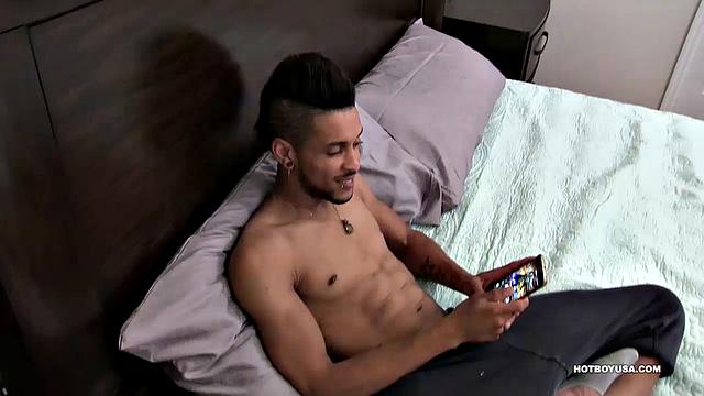 Тигр Ле не устоял перед членом Криса Коулмана и отдался по-гейски страстно.