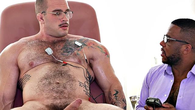 Muscled hunk fucks Black doctor with muscles fetish