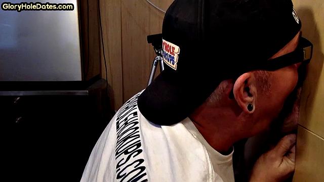 Gloryhole DILF sucks penis in homemade video