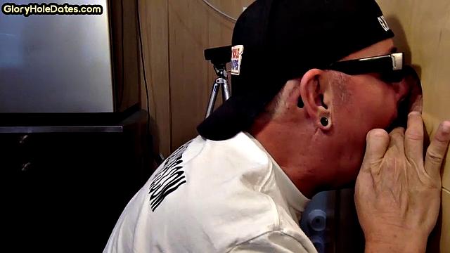 Gloryhole DILF sucks penis in homemade video