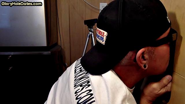 Gloryhole DILF sucks penis in homemade video