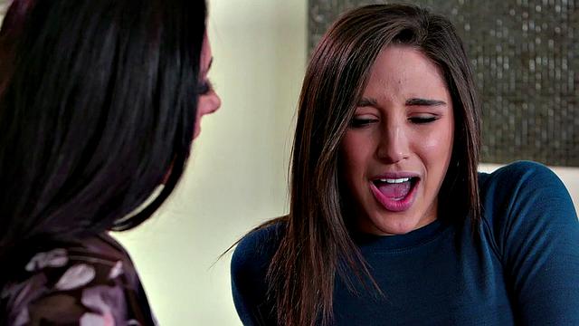 Squirting lesbians love eating pussies and fingering