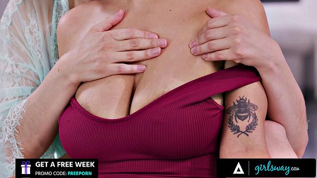 GIRLSWAY - Sexy Lexi Luna & Hailey Rose Massage Each Other's Breasts - FRENCH SUBTITLES