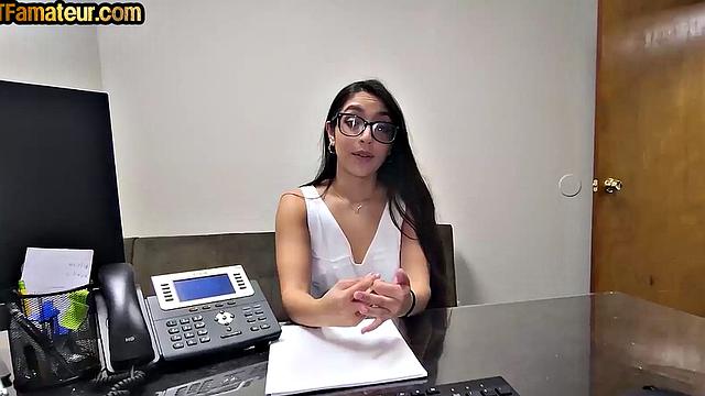 Skinny babes cockriding in 3some