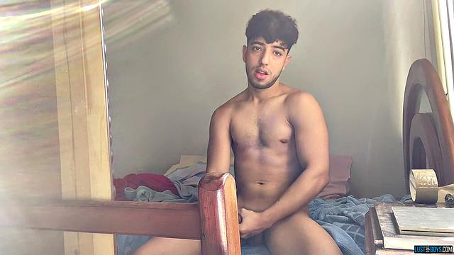 Henry Lynes in Sneakers & Semen Pumping