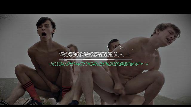 Рими Морти не может устоять перед жаркой гей-встречей