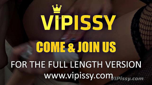 VIPissy - Rebeca and Vanessa
