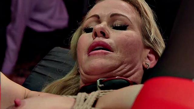 Curvy milf anally toyed and fucked in kinky threesome