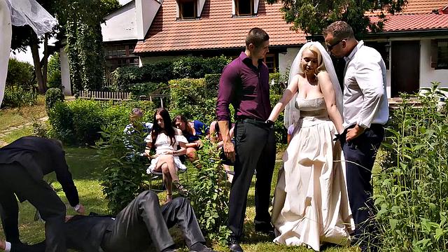 BRIDE4K. Runaway Groom with Vera Jarw