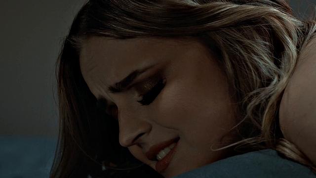 милф коди вор связана и подчиняется пенни барбер в жёстком лесбийском сексе