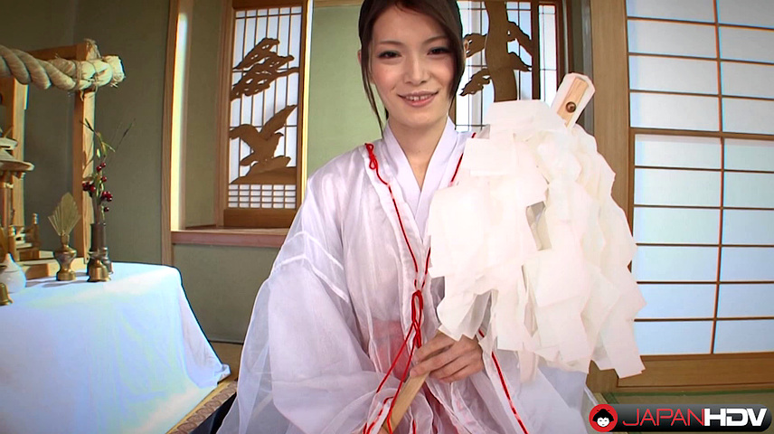 Kimono Lady Anna Kirishima is a real japanese beauty