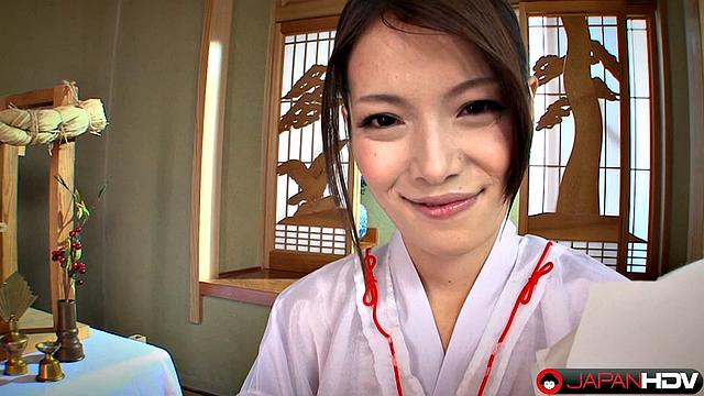 Kimono Lady Anna Kirishima is a real japanese beauty