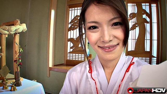 Kimono Lady Anna Kirishima is a real japanese beauty