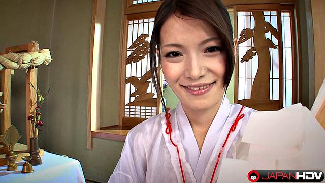 Kimono Lady Anna Kirishima is a real japanese beauty