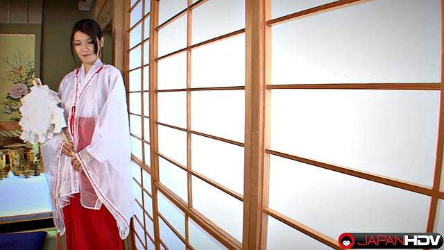 анна кирисима в кимоно заводит по-взрослому - чистая японская страсть