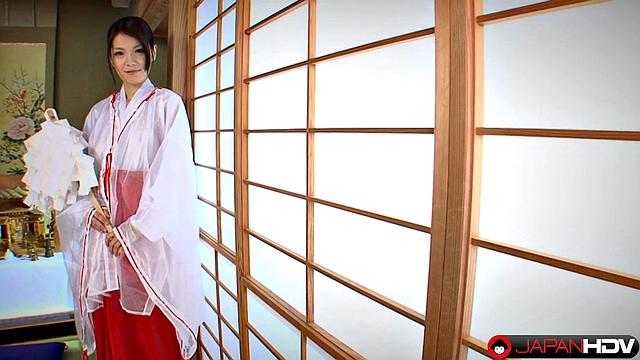 Kimono Lady Anna Kirishima is a real japanese beauty