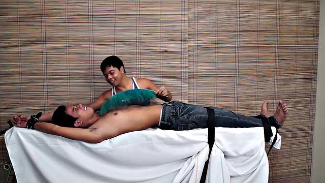 Simon's Ticklish Toes