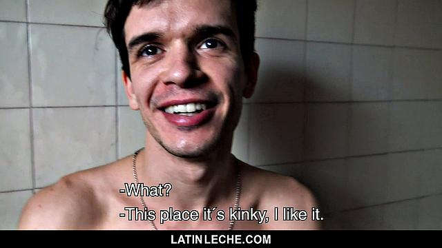 латинский парень сосёт и получает в жопу за деньги