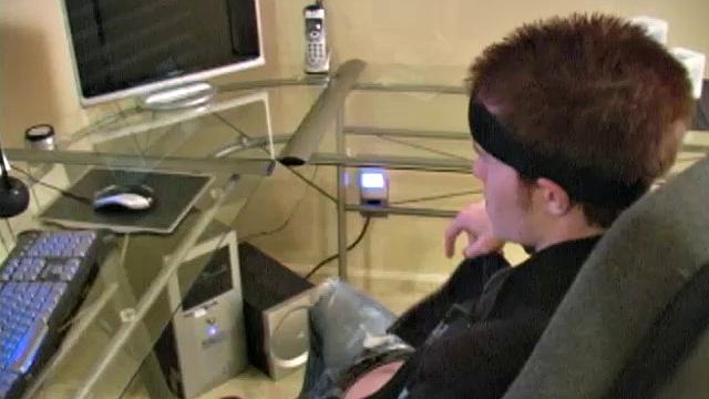 Niki and Andy decide to beat off for each other on webcam. Between the sexy chat and images of each other's smooth bodies and hard cocks, the two men get pretty horned up and shoot big loads of warm cum on themselves.