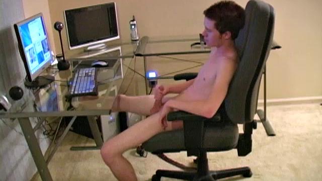 Niki and Andy decide to beat off for each other on webcam. Between the sexy chat and images of each other's smooth bodies and hard cocks, the two men get pretty horned up and shoot big loads of warm cum on themselves.