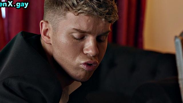 Manly soldier barebacking twink's anal hole after dinner