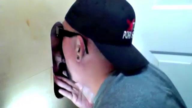 Lunchtime Gloryhole Cock Sucking