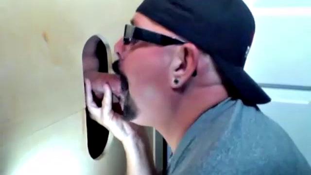 Lunchtime Gloryhole Cock Sucking