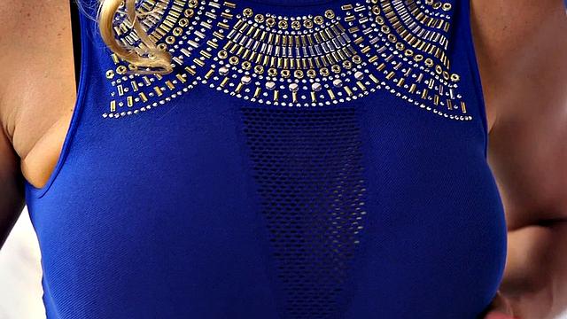 JMac paints Alexis' face