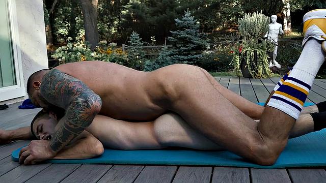 Tiny twink barebacked outdoors by tattooed hunk trainer