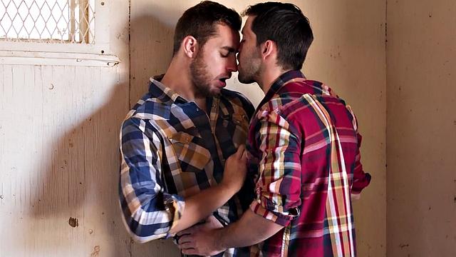 Ripped stud jerking while barebacked by bearded farmer